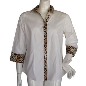 CHICO'S Top, 1/M, White, NO Iron, Leopard Accents, 3/4 sleeves, hidden buttons